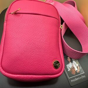 Modern & Chic Pink sling Crossbody pebbled vegan leather Bag NWT 7.75” x 5.5”